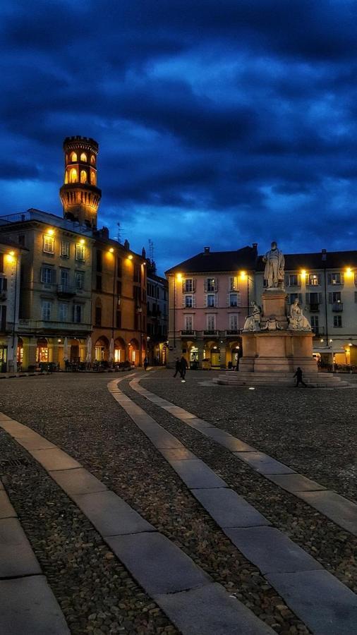 La Terrazza Vercelli Bed & Charme Exterior photo